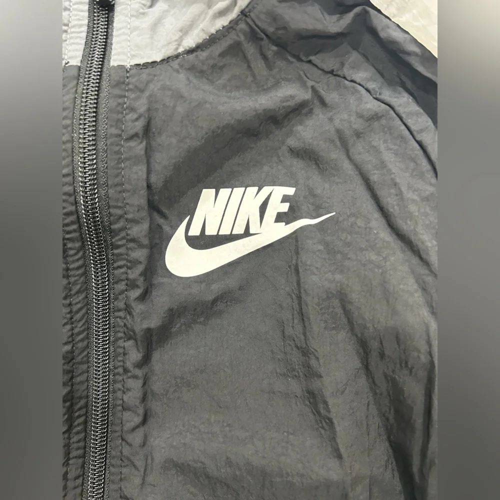 Nike Kids Windrunner Windbreaker Jacket